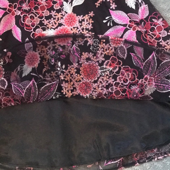 Tahari sleeveless midi dress with colorful fabric - Picture 4 of 7